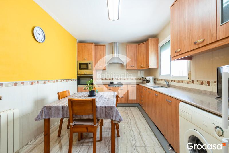 Foto ddd3dbba-8e6e-46bd-9996-376e657a6f25. Piso luminoso piso exterior en Vinyets-Molí Vell Sant Boi de Llobregat