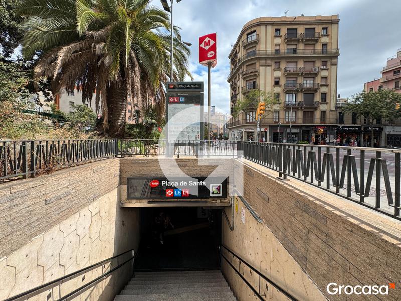 Foto 18929598-3530-4b41-b7ed-b1a738a753f9. Local comercial planta baja estilo duplex 270m . en Barcelona