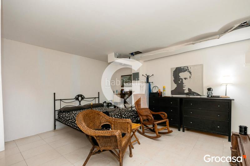 Foto d69a68c4-973d-48c7-9efc-73cddd498f0a. Local comercial planta baja estilo duplex 270m . en Barcelona
