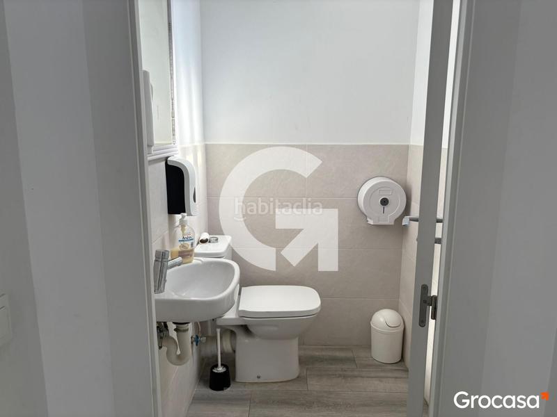 Foto fbeb0a19-a828-4060-aa14-f43995ab039f. Locale commerciale in El Gornal Hospitalet de Llobregat (L´)