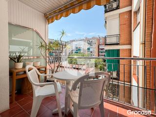 Piso  Cl rossello. Piso en eixample con gran terraza, luz natural y finca elegante.
