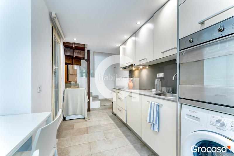 Foto c0379211-0954-4da7-8fa4-5c054fc8765d. Erdgeschoss in Barri de les Corts Barcelona