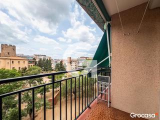 Piso  Av generalitat. Espectacular con ascensor y balcon