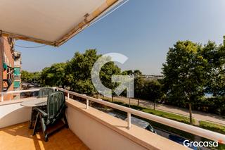 Appartement  Av baix llobregat. Luminoso piso con plaza de parking y trastero, listo para entrar