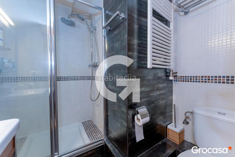 Foto 0029c695-1c4c-497b-be93-e1b145af6a81. Piso moderno dúplex en La Gavarra, listo para entrar a vivir! en Cornellà de Llobregat