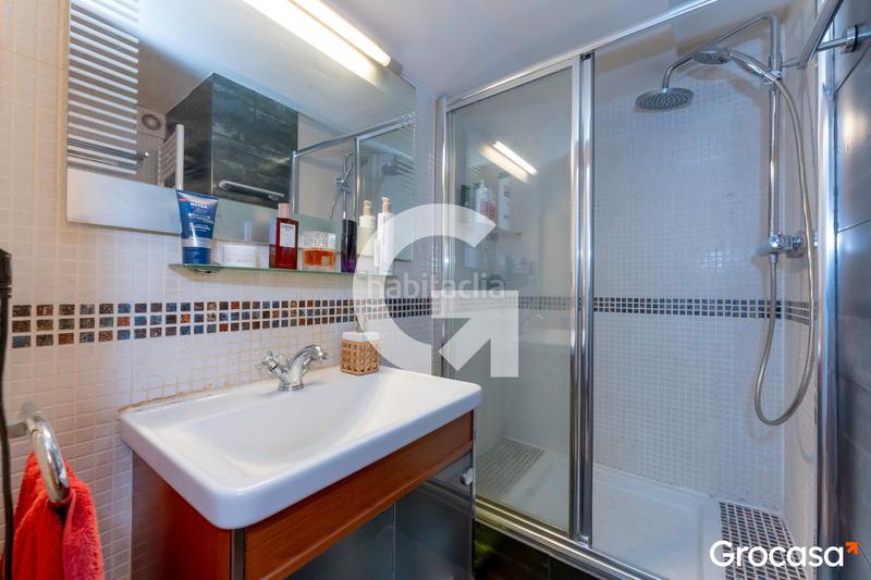 Foto 39c30a14-b5a8-404c-92d4-d34ae4438ed4. Piso moderno dúplex en La Gavarra, listo para entrar a vivir! en Cornellà de Llobregat