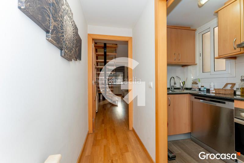 Foto 3fb50b9d-eb20-4750-aed1-30cd46065b23. Piso moderno dúplex en La Gavarra, listo para entrar a vivir! en Cornellà de Llobregat