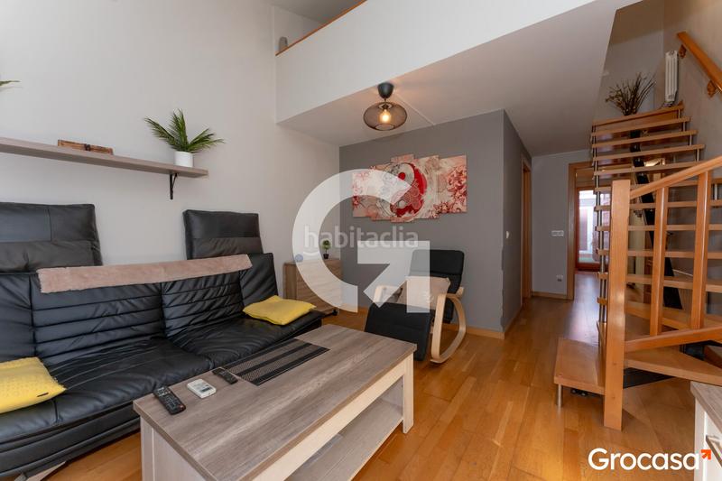 Foto 435d287e-d4ec-4b5f-a259-8974edcf9105. Piso moderno dúplex en La Gavarra, listo para entrar a vivir! en Cornellà de Llobregat