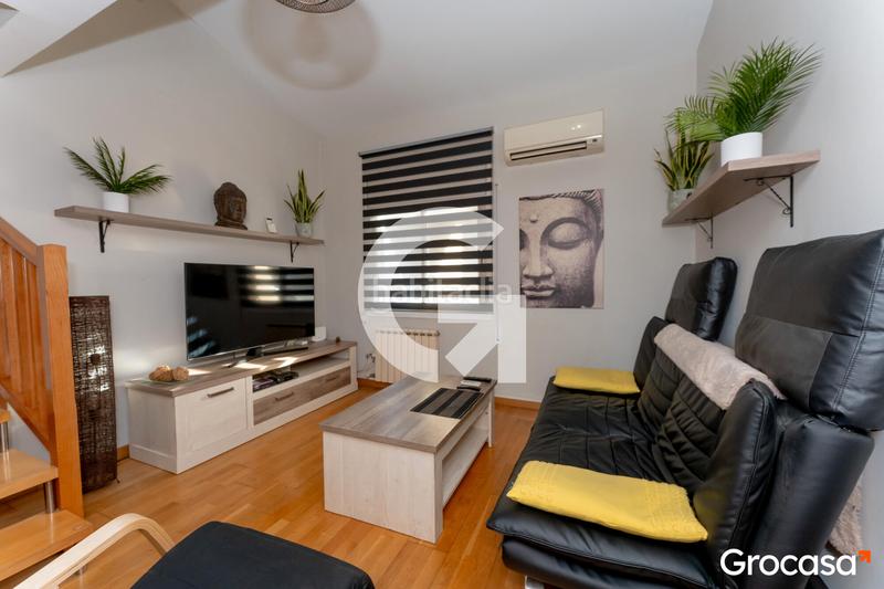 Foto 5b05e8cd-f5c3-4c0d-91f7-2f989ac2ff3f. Piso moderno dúplex en La Gavarra, listo para entrar a vivir! en Cornellà de Llobregat