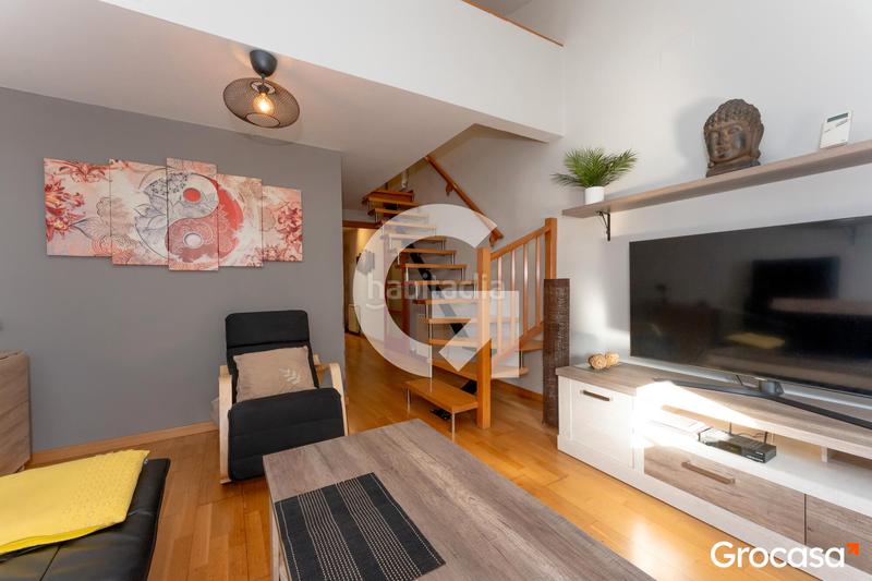 Foto 73b7a84d-6554-492e-b9aa-a245c1211fa8. Piso moderno dúplex en La Gavarra, listo para entrar a vivir! en Cornellà de Llobregat