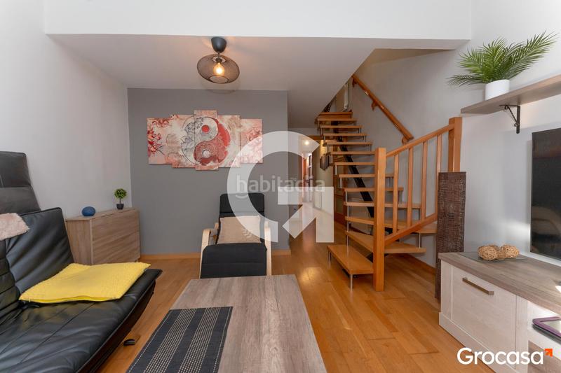 Foto 7c461095-5faf-4f6e-ae4e-a8c25b0660db. Piso moderno dúplex en La Gavarra, listo para entrar a vivir! en Cornellà de Llobregat