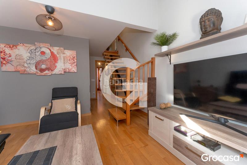 Foto a6a090d1-3658-4b2e-a96e-e066580e7bc1. Piso moderno dúplex en La Gavarra, listo para entrar a vivir! en Cornellà de Llobregat