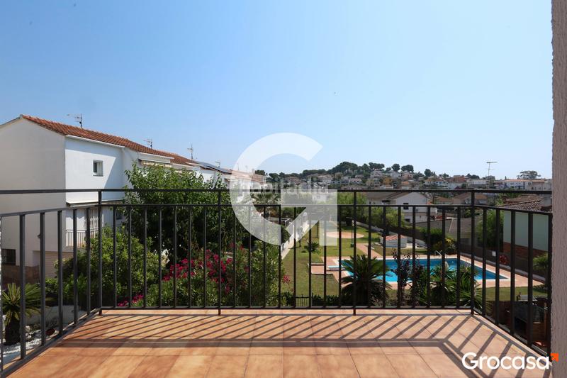 Foto 30b366bd-1a2d-4a37-bf4b-72430f6b1f1e. Casa adosada maravillosa casa en Cunit residencial Cunit