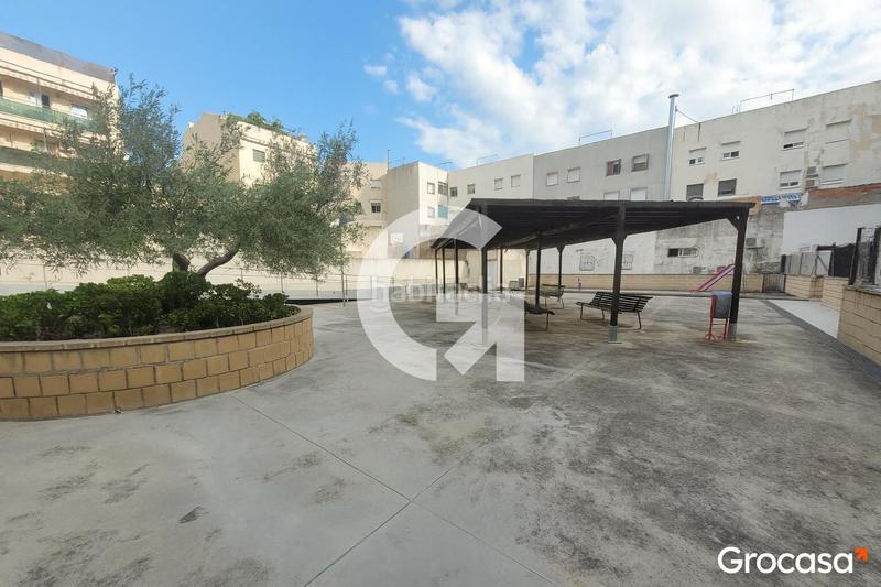 Foto c0b95ea9-857c-4901-bd85-f320a649b221. Piso oportunidad en Les Roquetes! piso listo para entrar a vivir con balcón y zona comunitaria. en Sant Pere de Ribes