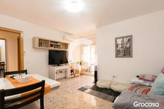 Appartamento  Cl lloret de mar. Vivienda exterior de 3 habitaciones con balcón en el prat de llo