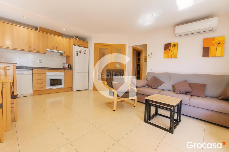 Foto 2c4cefd6-9223-4d77-8302-4cbc74fb7672. Planta baja  con gran terraza y piscina en Segur de Calafell