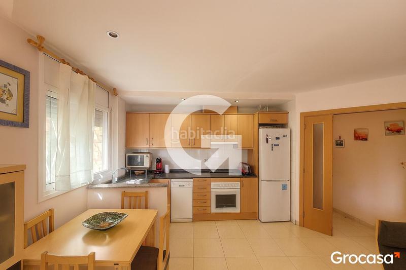 Foto 2da5fcac-c64d-416a-ad10-43bef18a9472. Planta baja  con gran terraza y piscina en Segur de Calafell