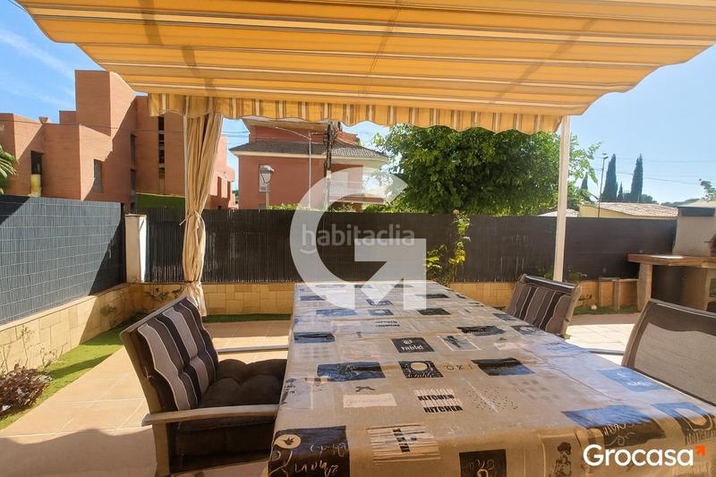 Foto 48d34044-6026-4db6-86df-8a6d77a0e114. Planta baja  con gran terraza y piscina en Segur de Calafell