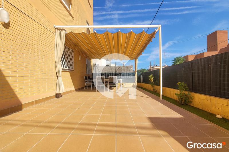 Foto 63c2f5fd-555f-4e73-88c4-be952188ba20. Planta baja  con gran terraza y piscina en Segur de Calafell
