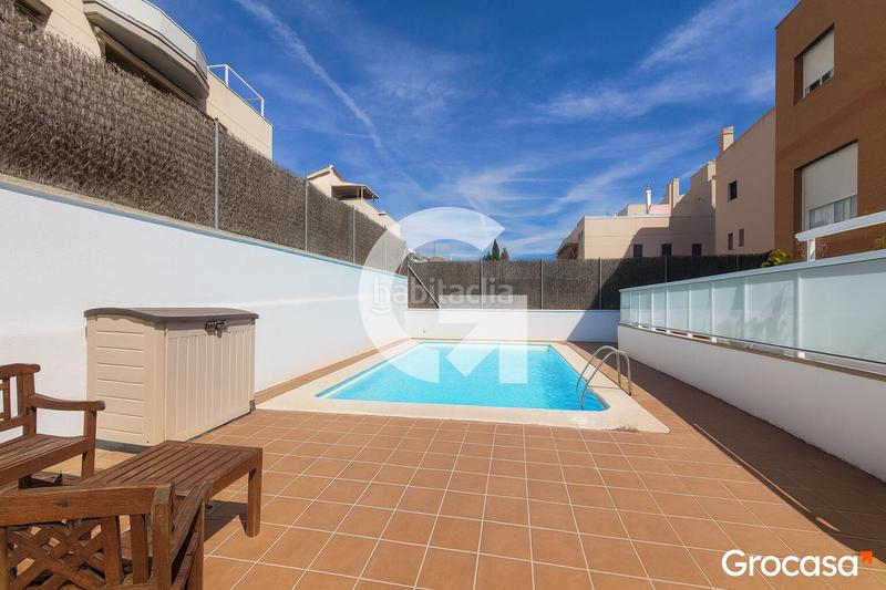 Foto 827aeb49-5093-4520-ad1b-ceacef9ed12d. Planta baja  con gran terraza y piscina en Segur de Calafell
