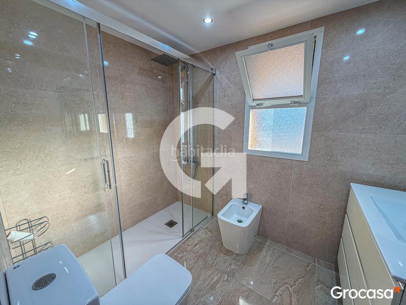 Foto f145010a-55cc-4030-b50f-0e6ee8ca9b5a. Appartamento con riscaldamento parcheggio in Viña Málaga Torre del Mar