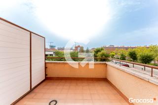 Appartement  Av francesc riera. Amplio y luminoso con ascensor