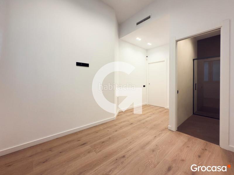 Foto 044c9da9-c822-43fc-b05a-a0186c76996e. Piano terra con riscaldamento piscina in Hostafrancs Barcelona