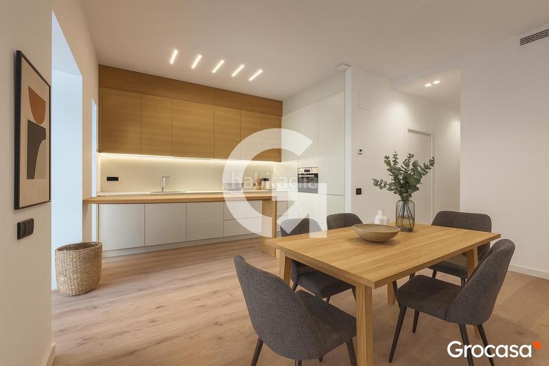 Foto 39fb4045-0b39-4949-94a3-2f37d0c91c41. Piano terra con riscaldamento piscina in Hostafrancs Barcelona