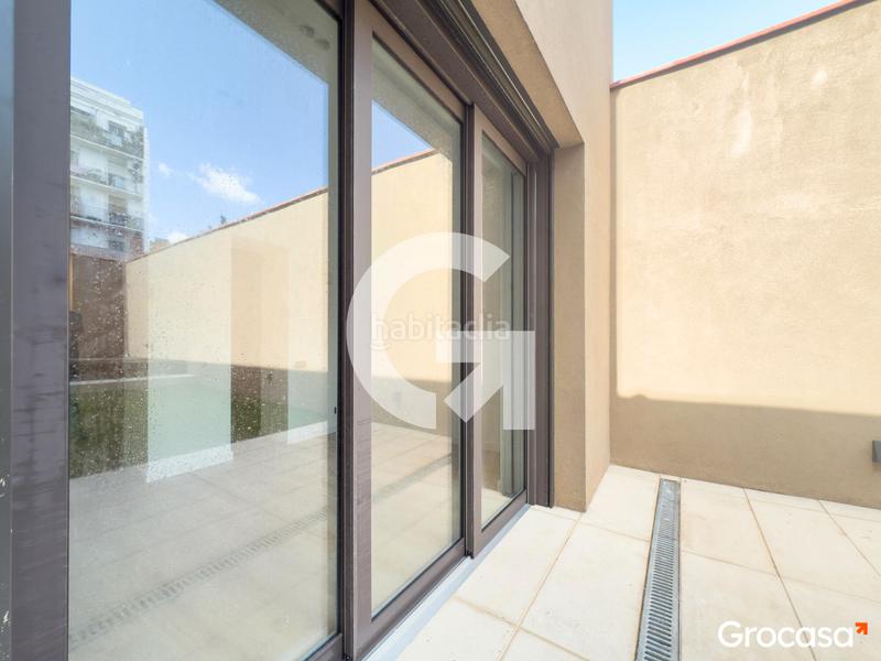 Foto 47202154-f9db-4798-95c2-fdc6befcc375. Piano terra con riscaldamento piscina in Hostafrancs Barcelona