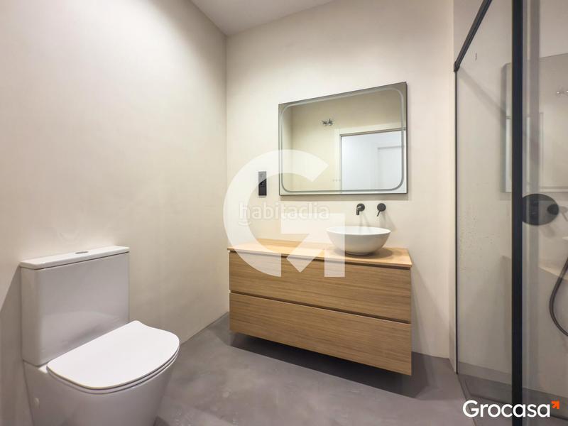 Foto 6bf76c00-9545-4884-a892-25315283cb54. Piano terra con riscaldamento piscina in Hostafrancs Barcelona