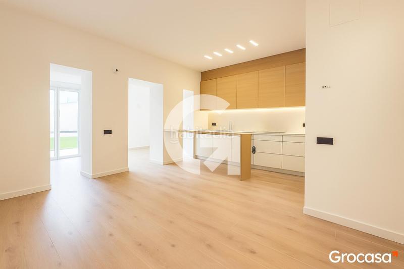 Foto 821990f4-d6ab-4f99-9417-9477594f6e2d. Piano terra con riscaldamento piscina in Hostafrancs Barcelona