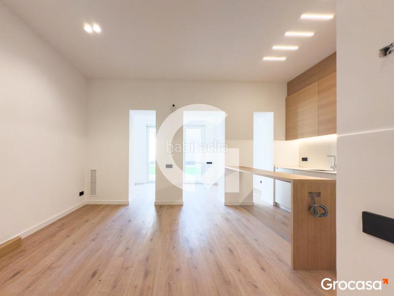 Foto 954b3bd8-ecaf-4656-932b-20b7fa6989fa. Piano terra con riscaldamento piscina in Hostafrancs Barcelona