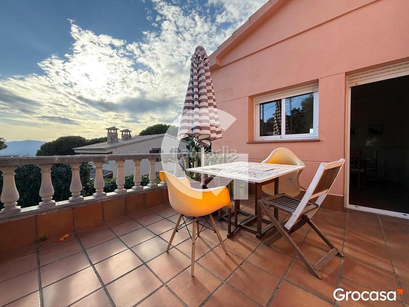 Foto 4c8eda40-a673-42c4-b3b0-42b03766ec3a. Chalet con riscaldamento parcheggio piscina in terrabrava - Tordera parc Tordera