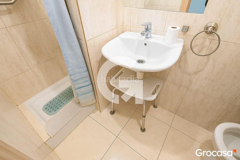 Foto 733be781-701f-430f-86db-eb0e48593d49. Planta baixa a Collblanc Hospitalet de Llobregat (L´)