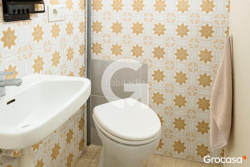 Foto d254ef2f-5bd0-45c3-babf-5895c7b654eb. Planta baixa a Collblanc Hospitalet de Llobregat (L´)