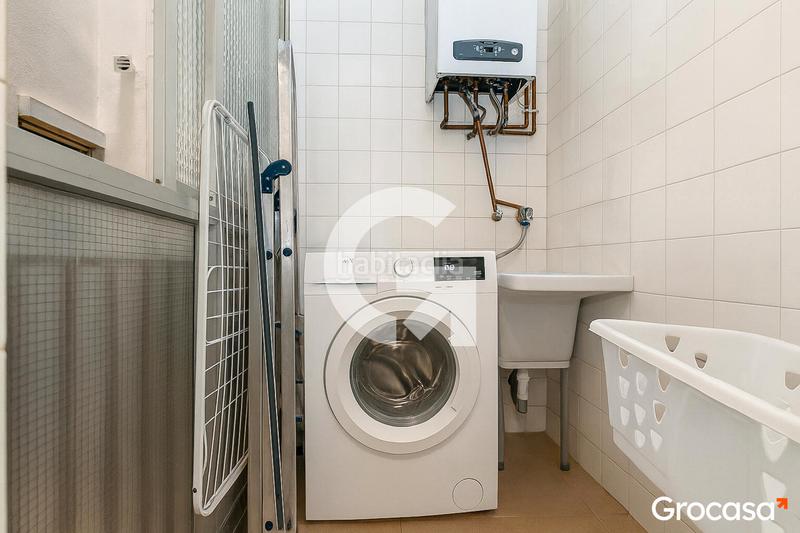 Foto 006f66eb-2fd9-4e37-8ca8-b040cd14b777. Piso exterior con ascensor y balcon en Centre Esplugues de Llobregat
