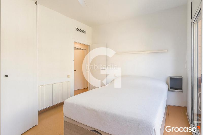 Foto 0fd5ee7c-1ab8-4f6d-97e4-3f7967e67830. Piso exterior con ascensor y balcon en Centre Esplugues de Llobregat