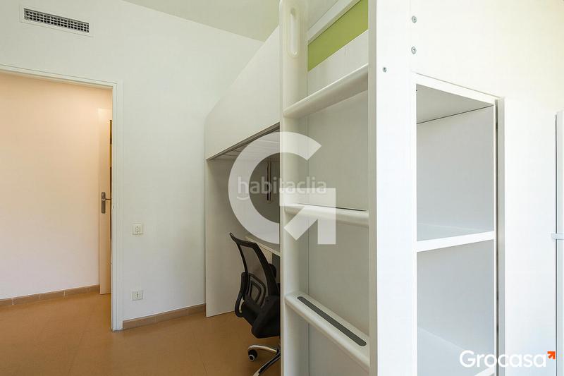 Foto 2bbdfbf5-e7cb-4248-bd58-c5e4ec1c2766. Piso exterior con ascensor y balcon en Centre Esplugues de Llobregat