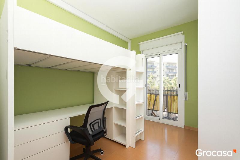 Foto b0859d6c-c99e-46d8-804e-aa24f7082c3b. Piso exterior con ascensor y balcon en Centre Esplugues de Llobregat