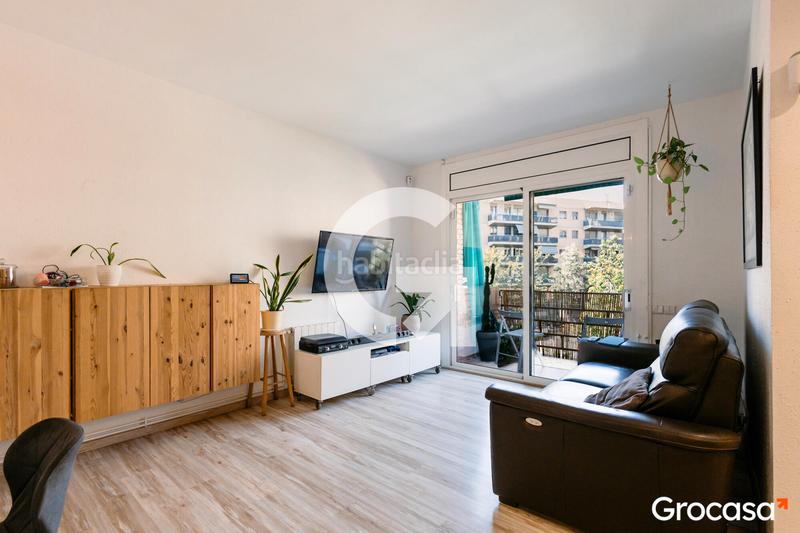 Foto bd6803bd-1487-43e9-923d-f39548b582f9. Piso exterior con ascensor y balcon en Centre Esplugues de Llobregat