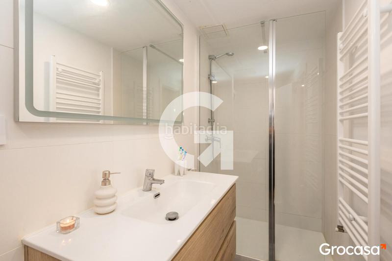Foto e7f4aa5a-2bc5-41d9-81b1-5117de84aaee. Piso exterior con ascensor y balcon en Centre Esplugues de Llobregat
