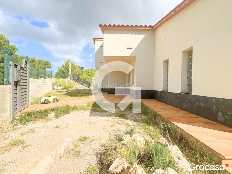 Foto f333b973-ce48-4ff4-be0c-7bbb09ea8641. Xalet amb aparcament a costa Cunit - els jardins - els rosers Cunit