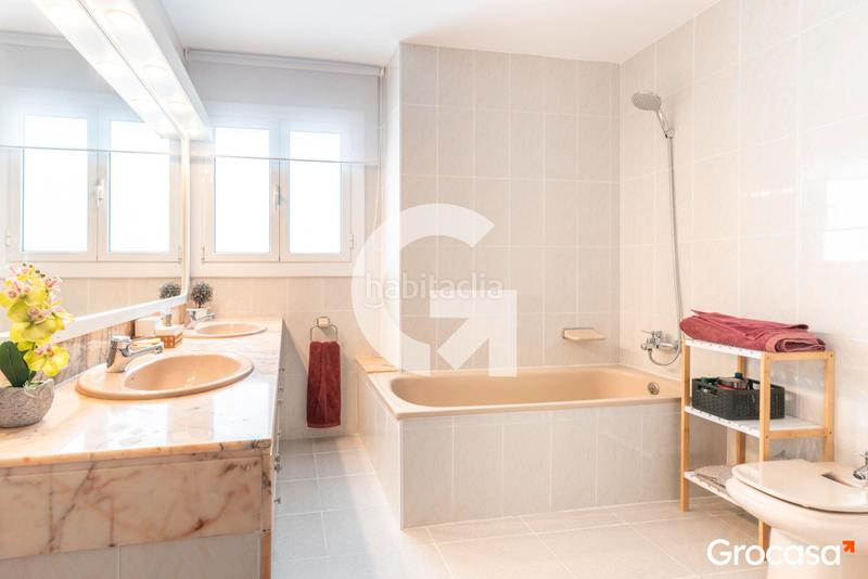 Foto cb6fb279-3d52-4ba8-8e54-0f63718fd19e. Maison avec parking dans Centre Sant Joan Despí
