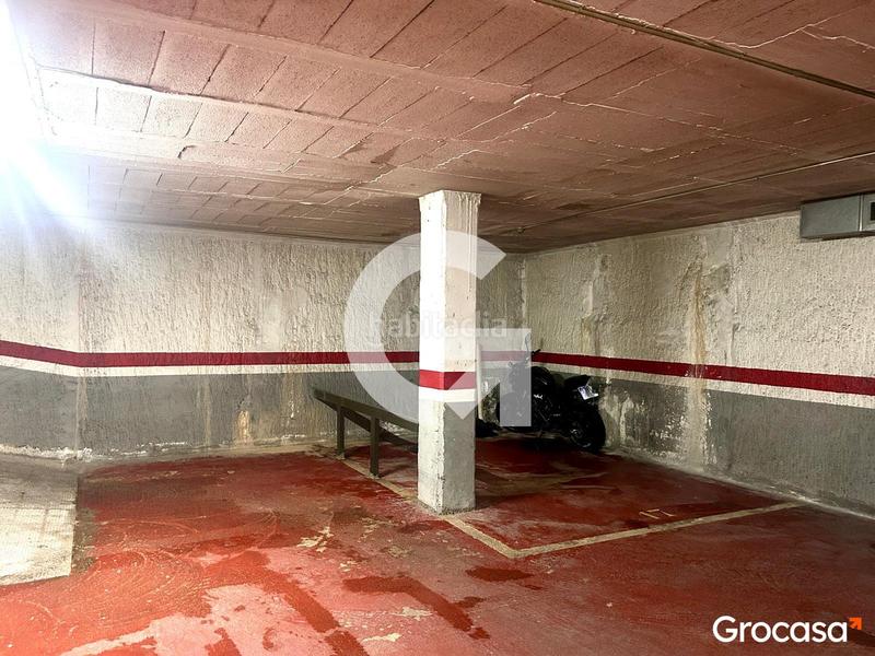 Foto 9a19d9f4-6b40-4392-a91e-9188f96f8794. Parking voiture dans cl joan antoni samaranch dans Centre-Can Nadal Sant Feliu de Llobregat