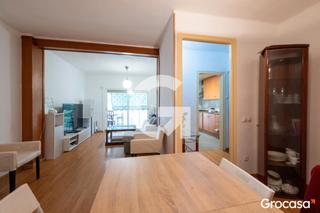 Appartement  Cl nuria. 4 habitaciones, para entrar y 2 balcones