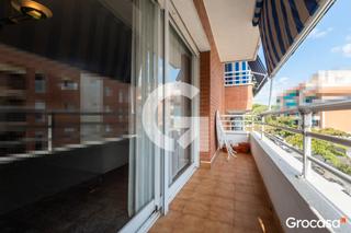 Appartement à Casablanca. Piso todo exterior en torre de la vila