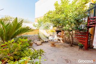 Haus  Cl pineda,de la. Amplia casa para dos familias