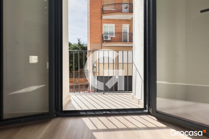 Foto 055184a3-1993-4a1a-9df1-cf33cf75bb81. Pis amb calefacció a Sants-Badal Barcelona