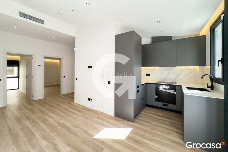 Foto 2016c296-e1a3-480b-ac15-af57d72b7443. Pis amb calefacció a Sants-Badal Barcelona