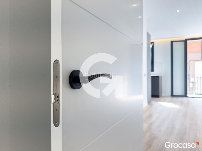 Foto 68b4c16b-7373-49c7-910c-e7ed3a2e48a9. Pis amb calefacció a Sants-Badal Barcelona